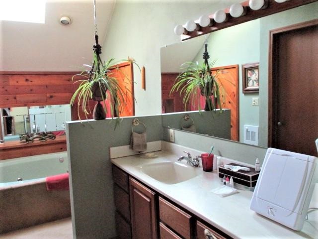 954 Winborne Road Lake Summerset, IL 61019 - Photo 17 of 26 a view of kitchen and dining room