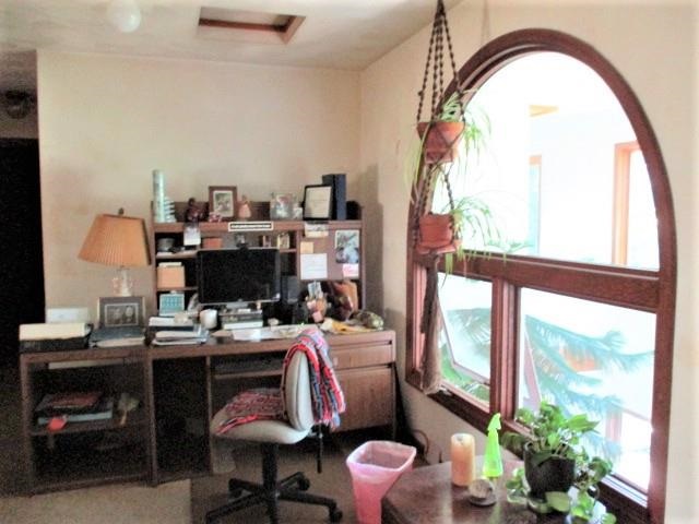 954 Winborne Road Lake Summerset, IL 61019 - Photo 21 of 26 a room with furniture and a window