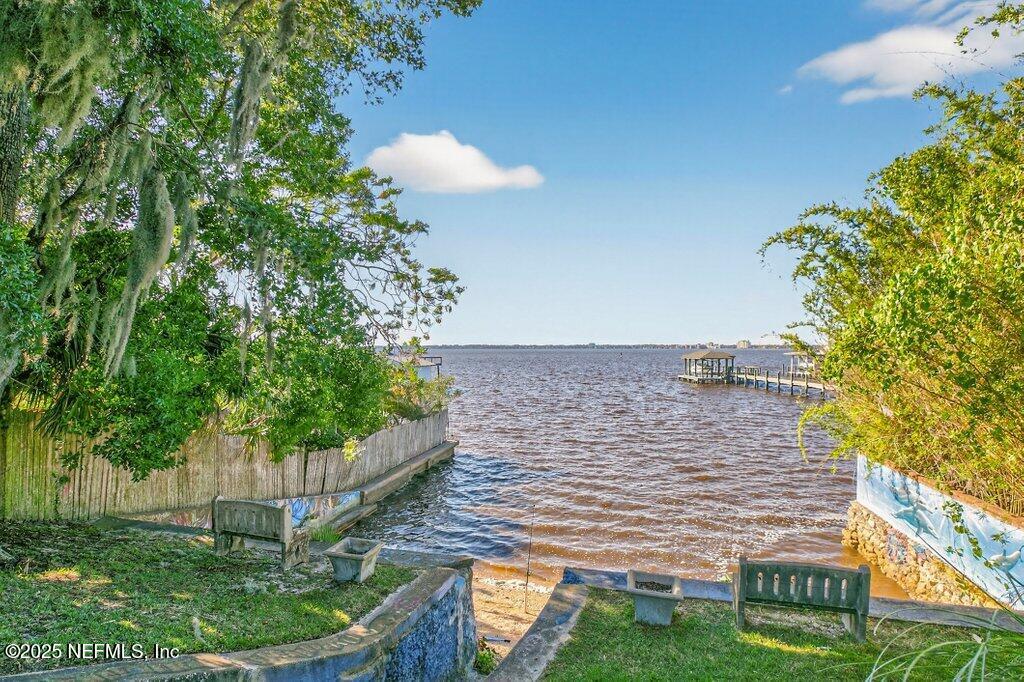 1111 Inwood Terrace Jacksonville, FL 32207 - Photo 45 of 46 a view of an outdoor space and a yard