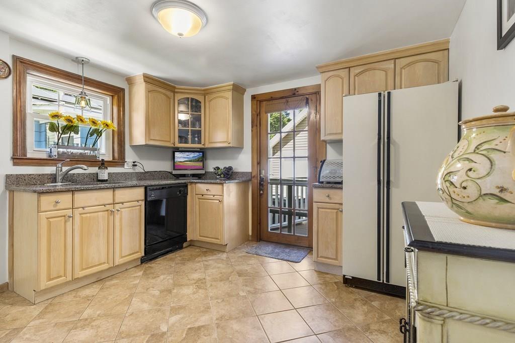 43 Birch Road Framingham, MA 01701 - Photo 11 of 40 Gallery Image 11