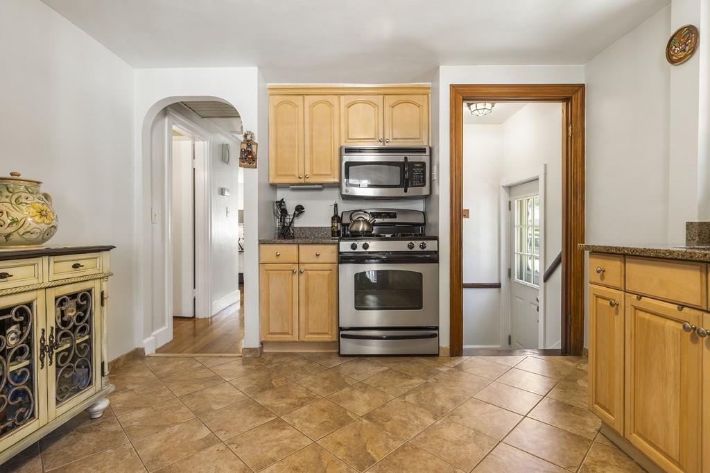 43 Birch Road Framingham, MA 01701 - Photo 12 of 40 Gallery Image 12