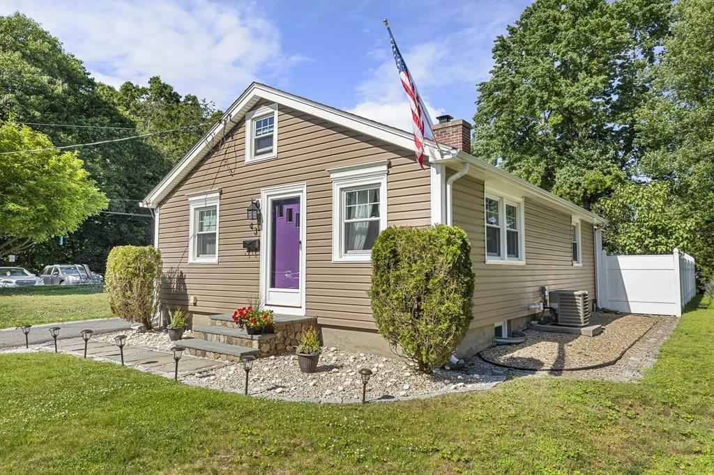 43 Birch Road Framingham, MA 01701 - Photo 3 of 40 Gallery Image 3