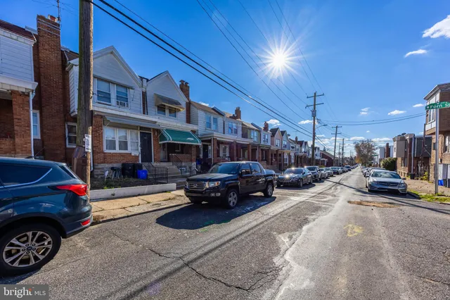 a car parked in front of a building