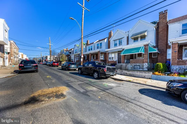 a car parked in front of a building