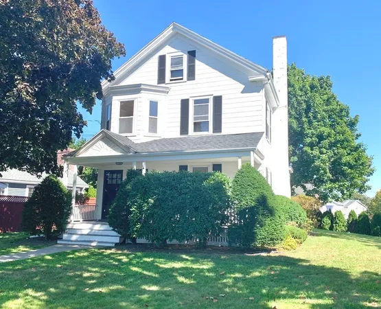 $3,925 | 120 Farwell Street, Unit 2, Newton, MA 02460