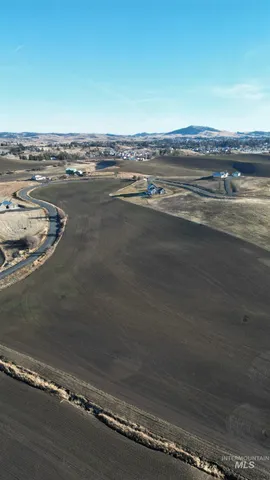 $274,500 | 2 Mix Road, Moscow, ID 83843