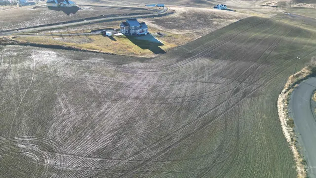 $274,500 | 2 Mix Road, Moscow, ID 83843