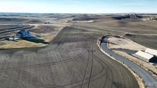 $274,500 | 2 Mix Road, Moscow, ID 83843