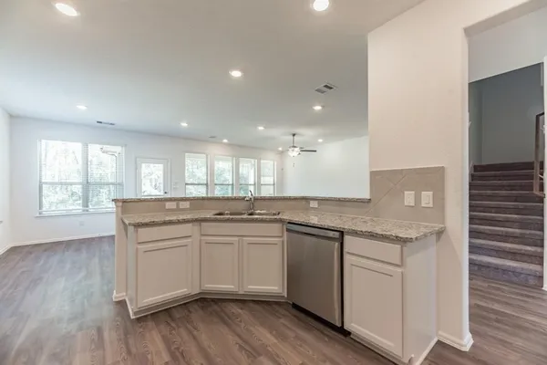 $3,000 | 6016 Heritage Creek Lane, Conroe, TX 77304