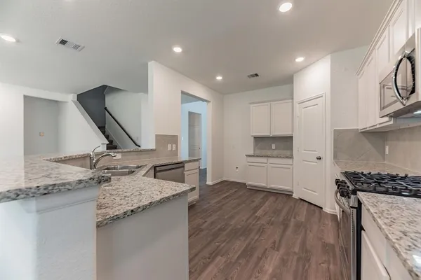 $3,000 | 6016 Heritage Creek Lane, Conroe, TX 77304