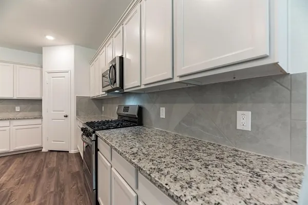 $3,000 | 6016 Heritage Creek Lane, Conroe, TX 77304
