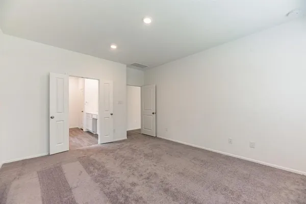 $3,000 | 6016 Heritage Creek Lane, Conroe, TX 77304