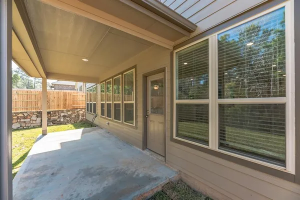 $3,000 | 6016 Heritage Creek Lane, Conroe, TX 77304