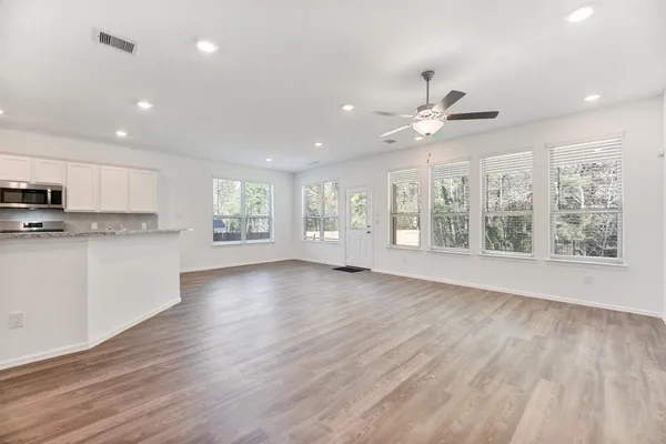 $3,000 | 6016 Heritage Creek Lane, Conroe, TX 77304