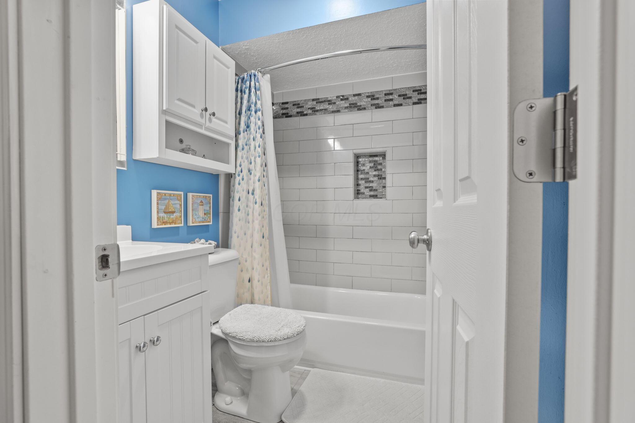 84 Hawthorn Road Southwest Pataskala, OH 43062 - Photo 42 of 66 Bathroom #2