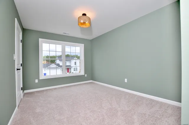 $575,000 | 34 West River Road, East Windsor, CT 06088