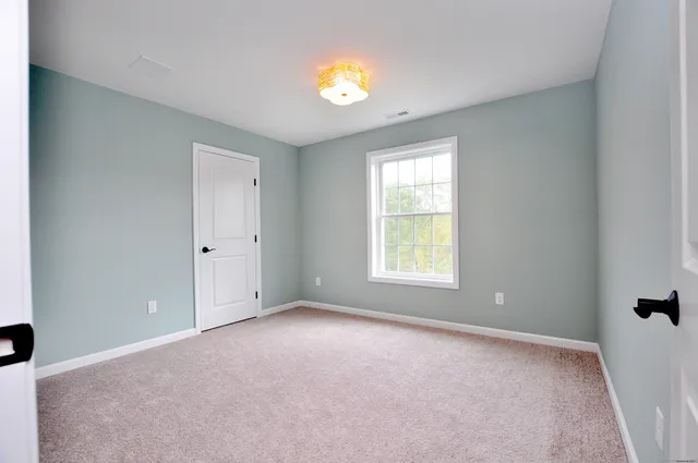 $575,000 | 34 West River Road, East Windsor, CT 06088