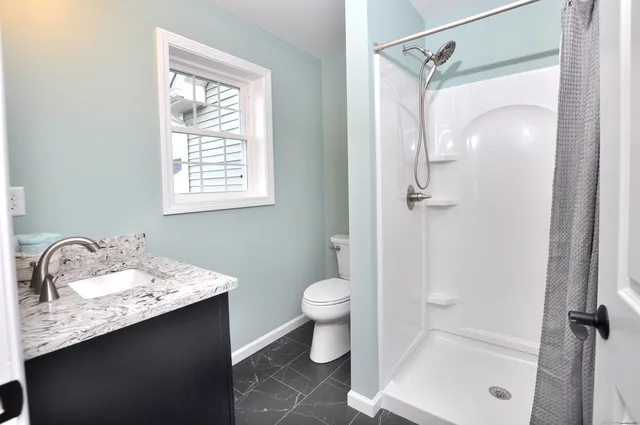 $575,000 | 34 West River Road, East Windsor, CT 06088