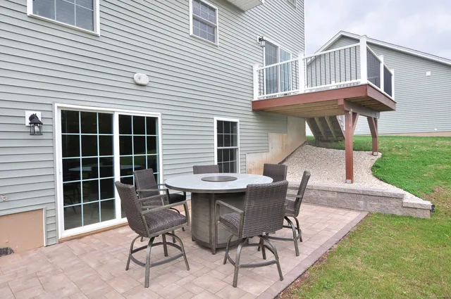 $575,000 | 34 West River Road, East Windsor, CT 06088