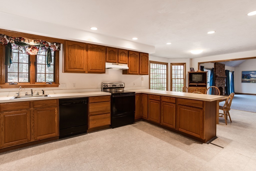 117 Chestnut Street Upton, MA 01568 - Photo 11 of 30 Gallery Image 11