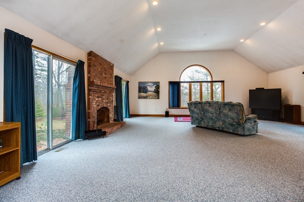 117 Chestnut Street Upton, MA 01568 - Photo 15 of 30 Gallery Image 15