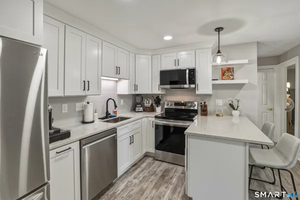 $195,000 | 6 G Country Squire Drive, Unit 6G, Cromwell, CT 06416