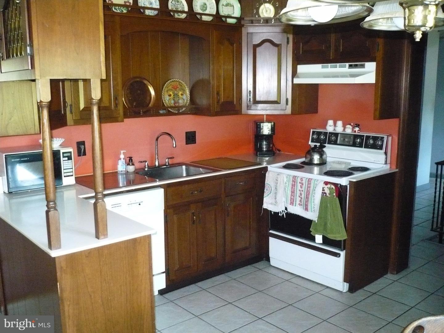 85 Allentown Road Souderton, PA 18964 - Photo 3 of 12 Kitchen