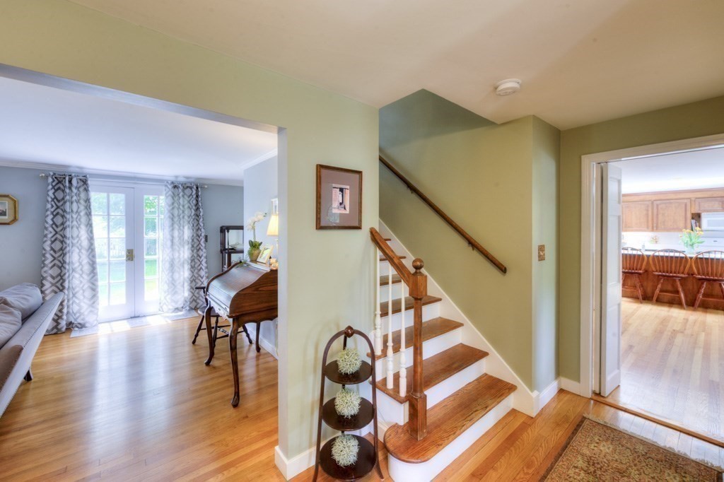 5 Algonquin Road Worcester, MA 01609 - Photo 4 of 42