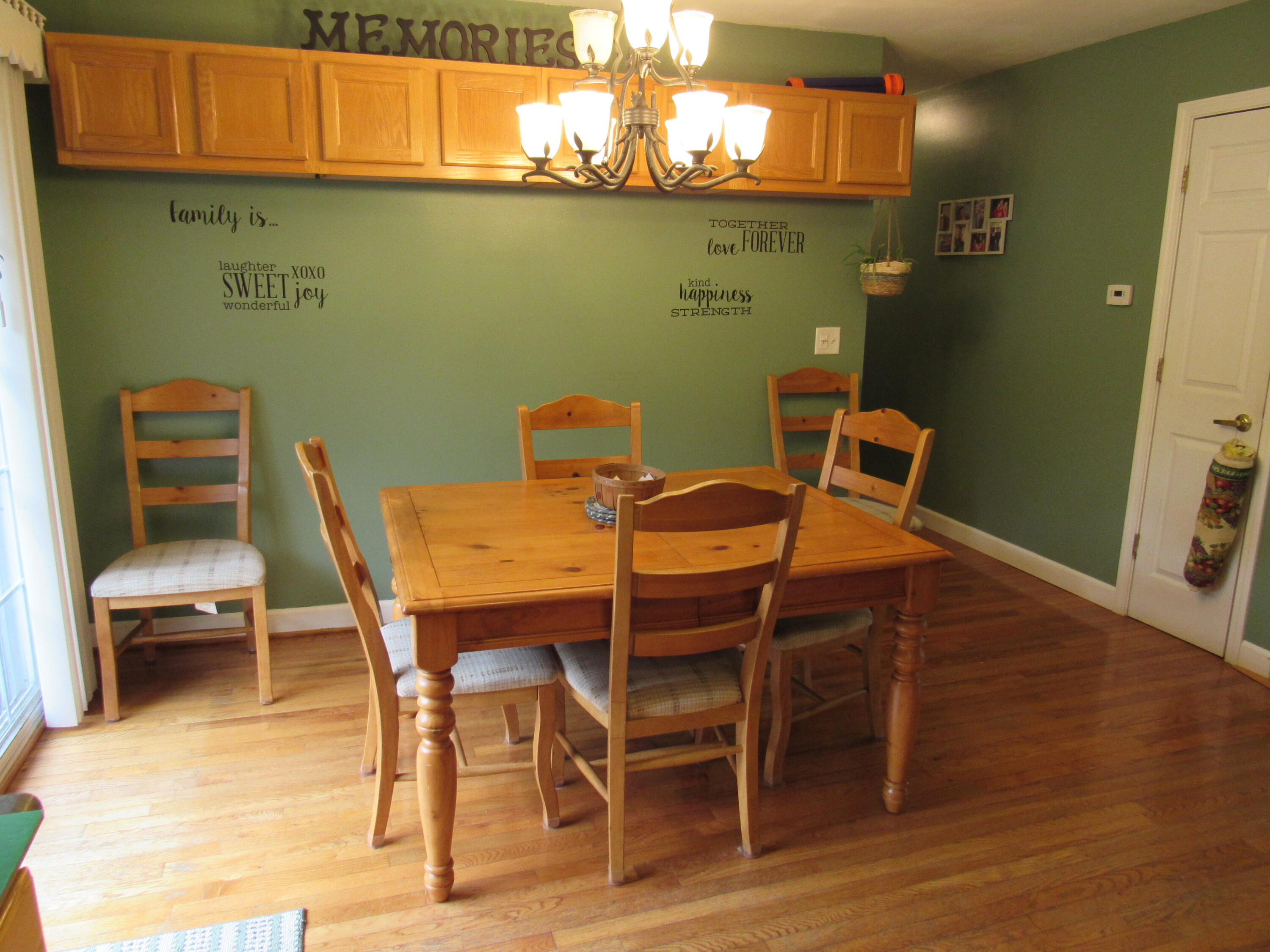 1575 Vesta Road Muskegon, MI 49445 - Photo 11 of 29 Dining Room