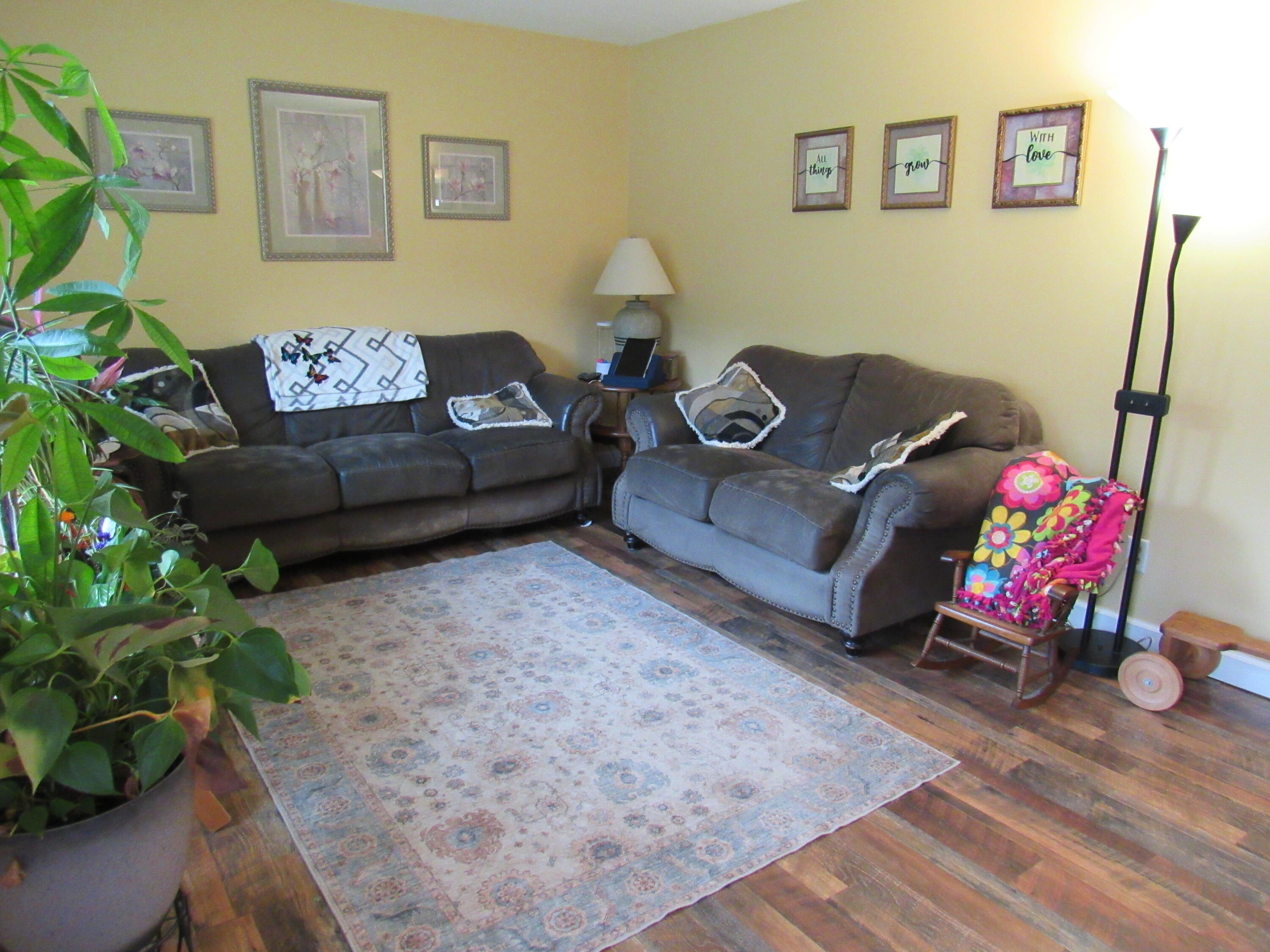 1575 Vesta Road Muskegon, MI 49445 - Photo 14 of 29 Living Room