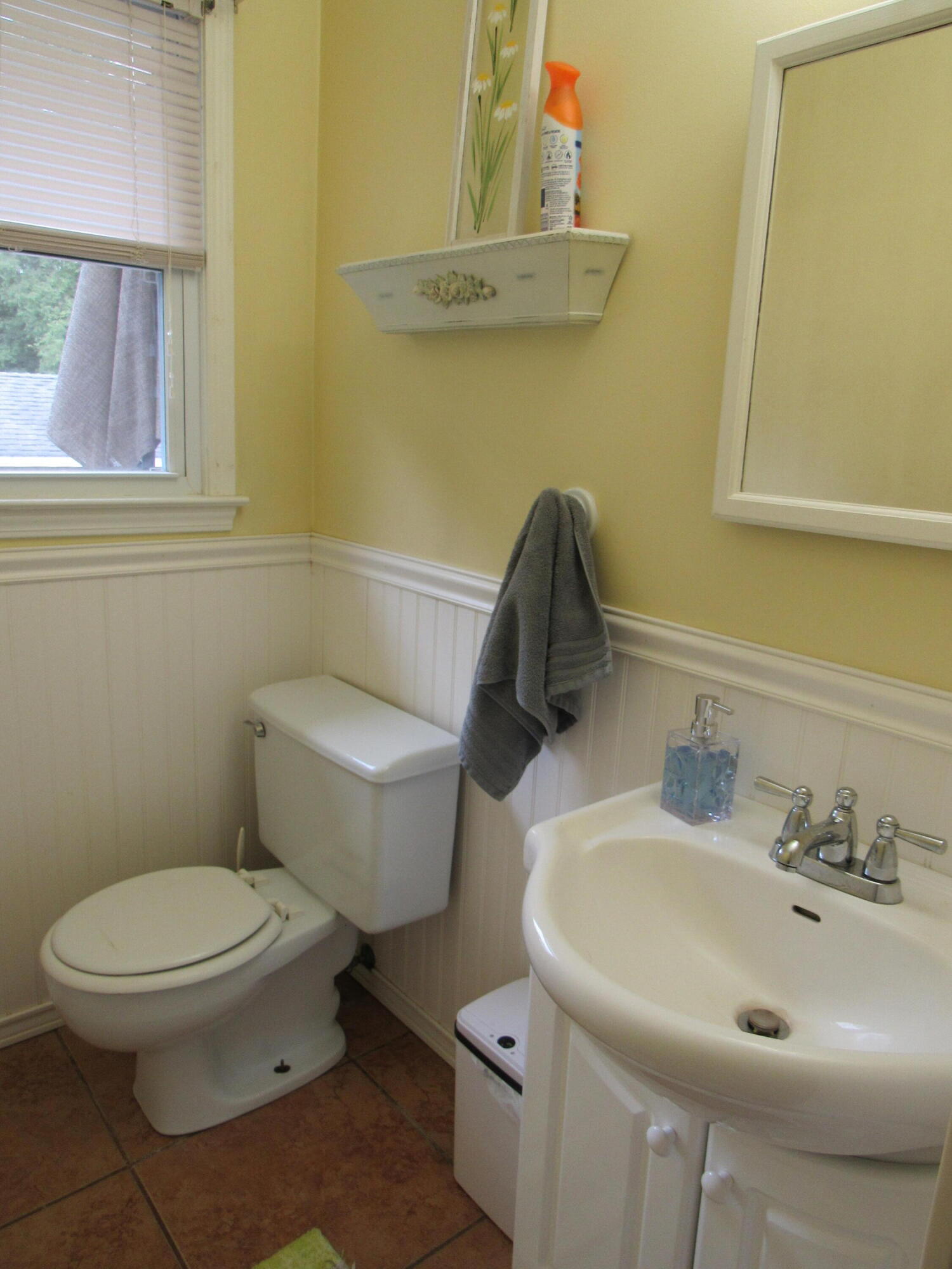 1575 Vesta Road Muskegon, MI 49445 - Photo 15 of 29 Half Bathroom