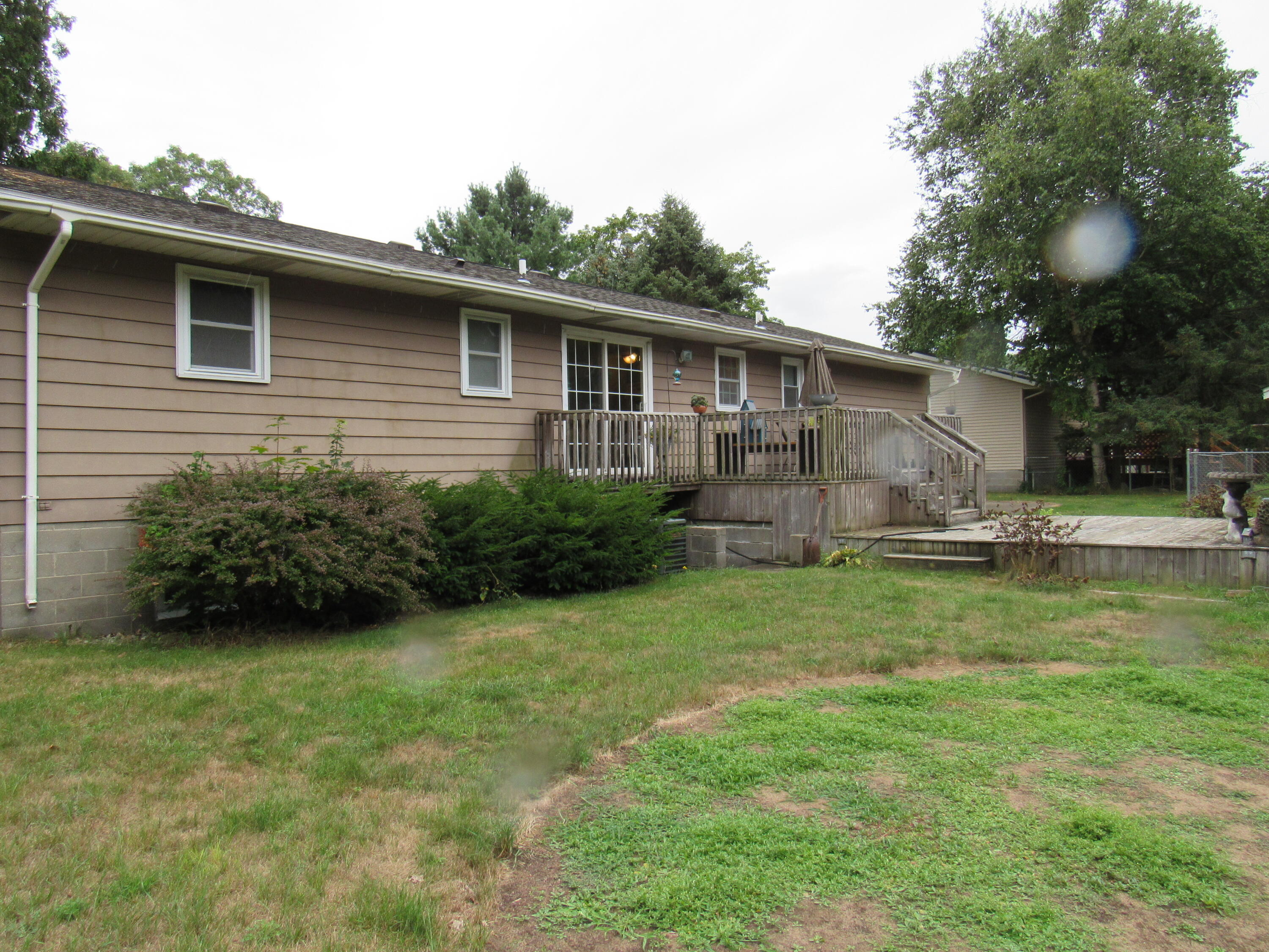 1575 Vesta Road Muskegon, MI 49445 - Photo 7 of 29 Large Deck