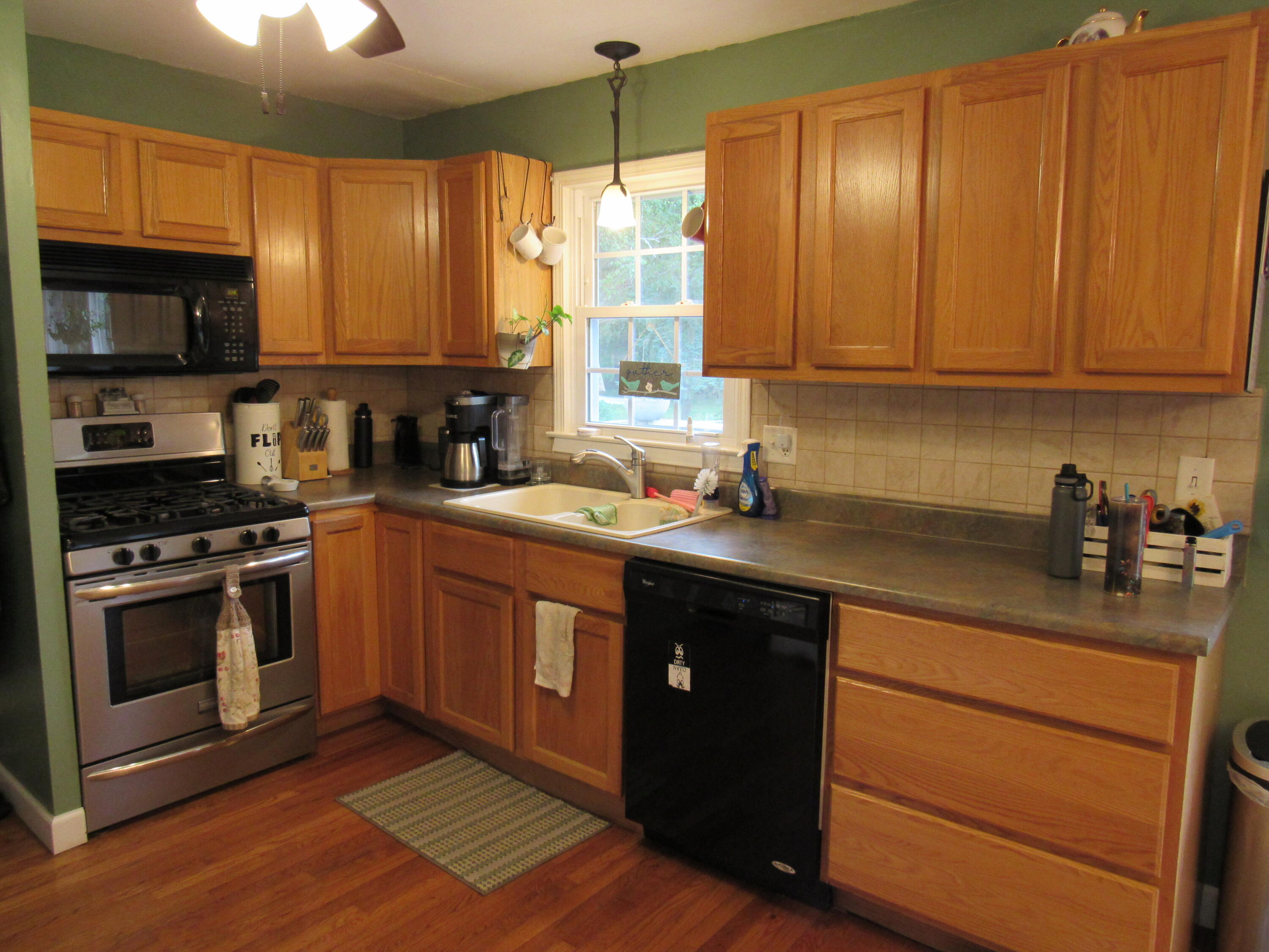 1575 Vesta Road Muskegon, MI 49445 - Photo 9 of 29 Kitchen