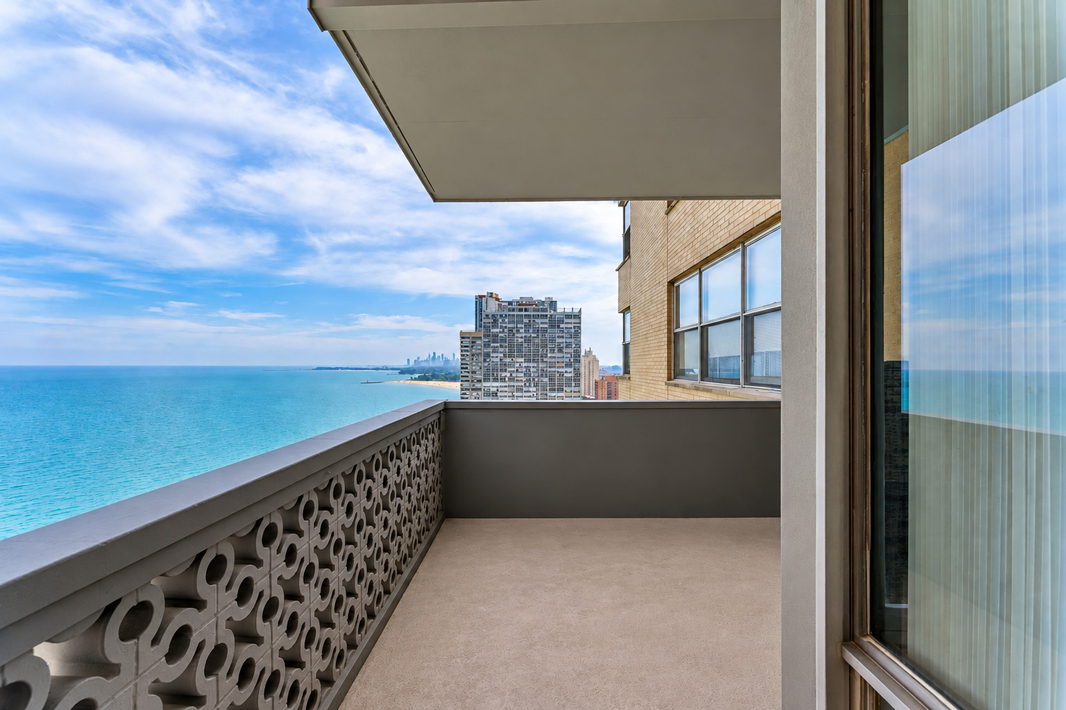6301 North Sheridan Road, Unit 19F Chicago, IL 60660 - Photo 4 of 23 Gallery Image 4