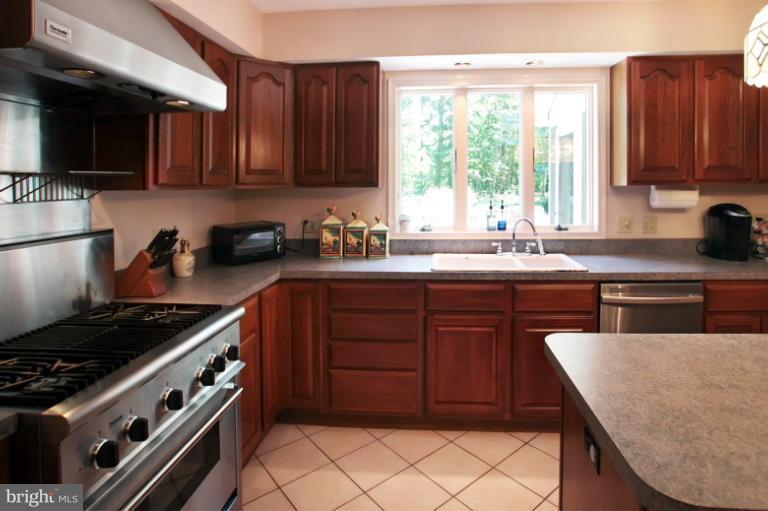 1915 Parsonage Road Parkton, MD 21120 - Photo 22 of 30 Kitchen