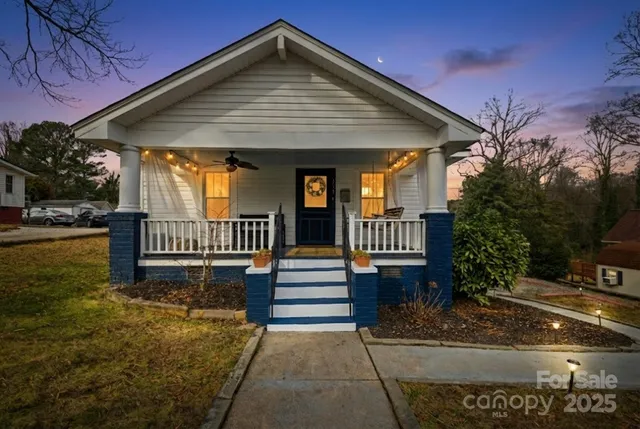 $329,900 | 318 North Academy Street, Mooresville, NC 28115