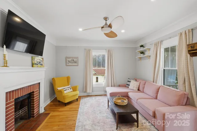 $329,900 | 318 North Academy Street, Mooresville, NC 28115