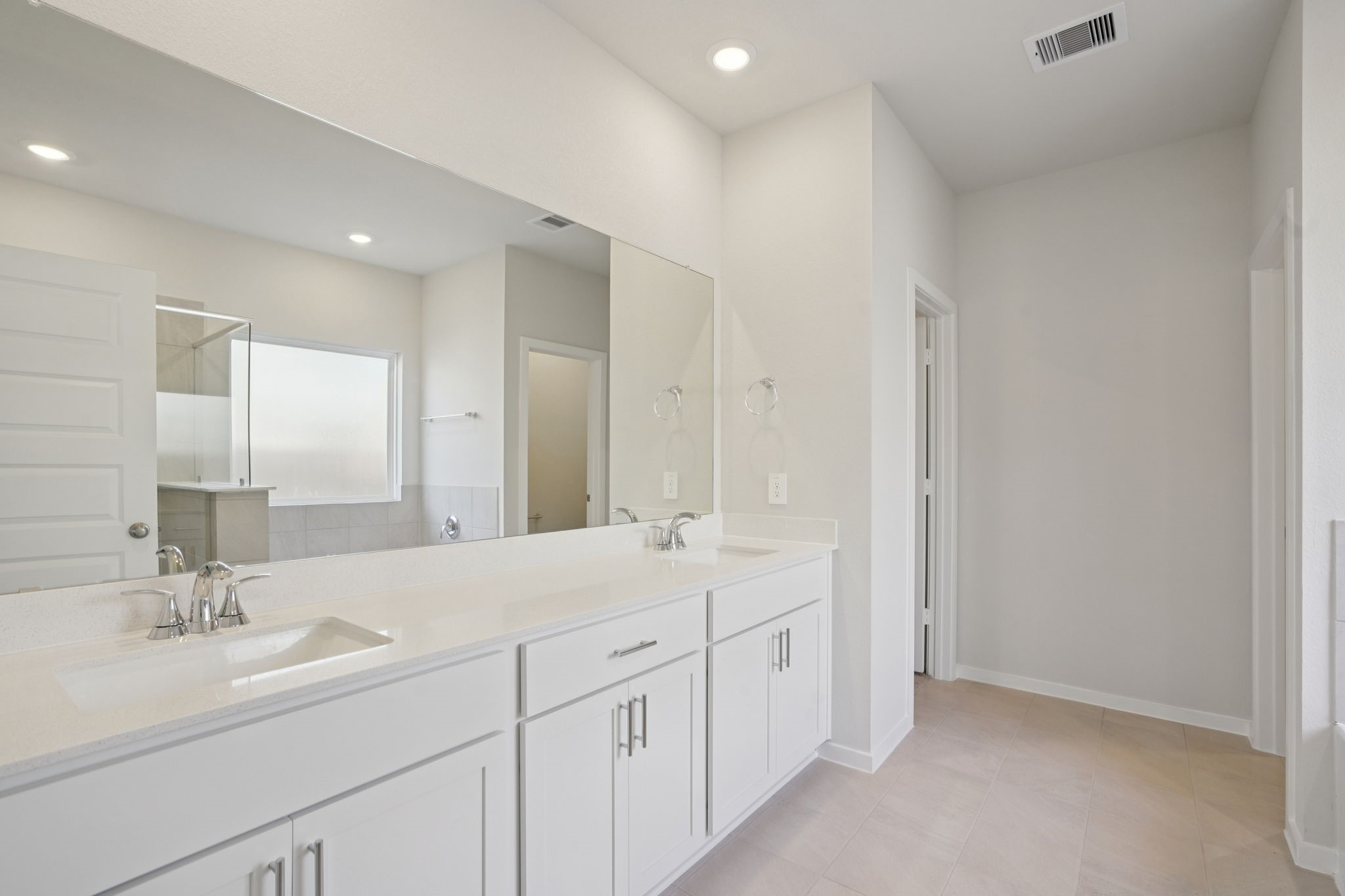 2715 Dark Lantern Drive Rosenberg, TX 77471 - Photo 22 of 47 Photo is not of the actual home but is an inspirational photo of builder's model home and may depict options, furnishings, and/or decorator features that are not included.