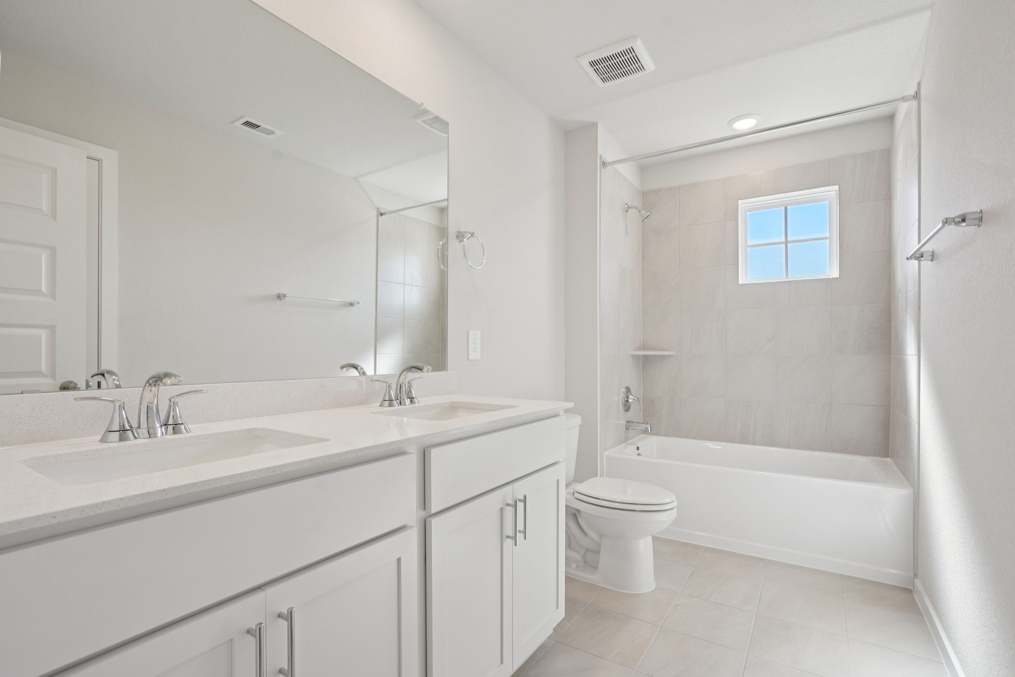 2715 Dark Lantern Drive Rosenberg, TX 77471 - Photo 31 of 47 Photo is not of the actual home but is an inspirational photo of builder's model home and may depict options, furnishings, and/or decorator features that are not included.