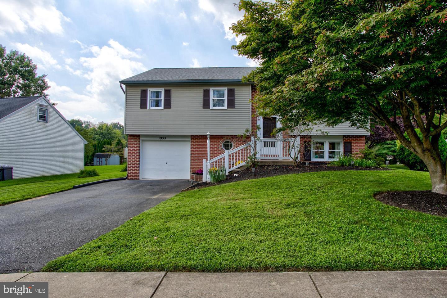 1933 Wilderness Road, Lancaster, PA 17603 Compass