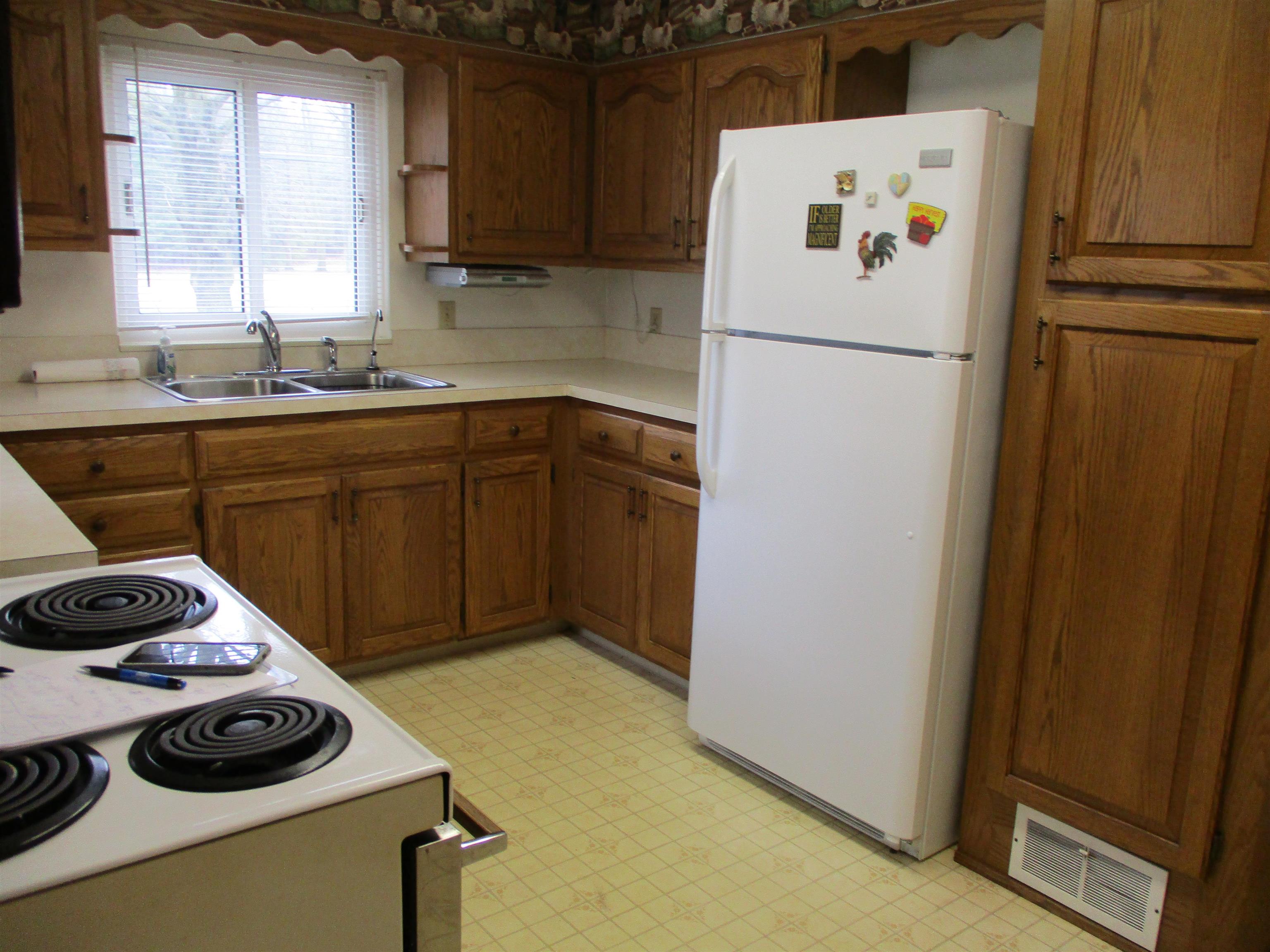 11191 Lansing Road Durand, MI 48429 - Photo 8 of 51 50104972-7.JPG