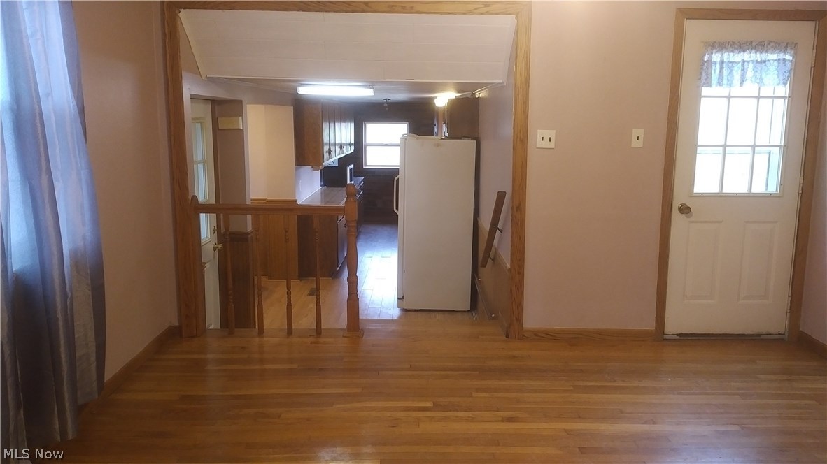10459 Springfield Road Youngstown, OH 44514 - Photo 3 of 21