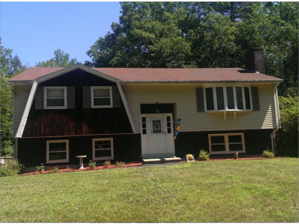 28 Sullivan Road Hudson, NH 03051 - Photo 1 of 11