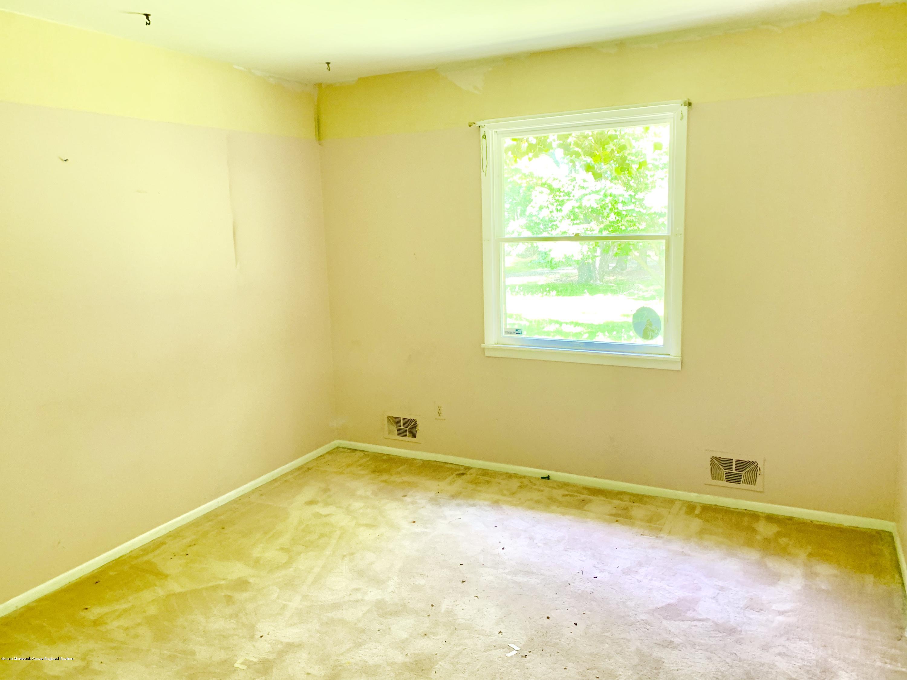 1207 West Farms Road Howell, NJ 07731 - Photo 6 of 10 Photo May 21, 2 03 31 PM