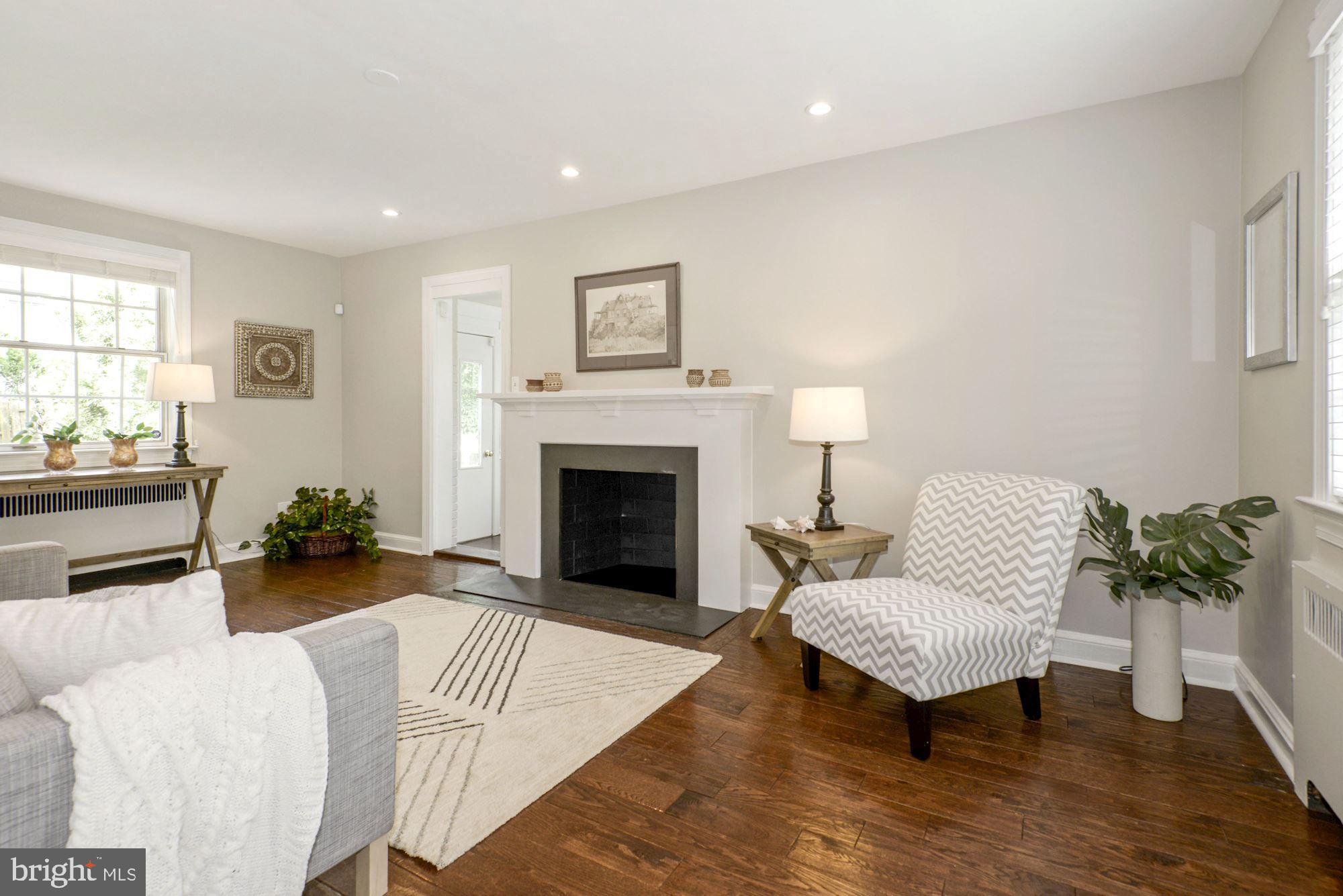 4724 River Road Bethesda, MD 20816 - Photo 3 of 42 LR w/ wood burning FP