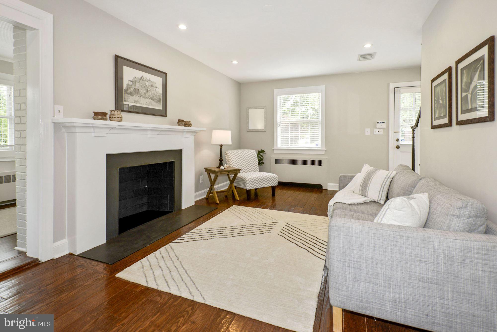4724 River Road Bethesda, MD 20816 - Photo 4 of 42 View of LR