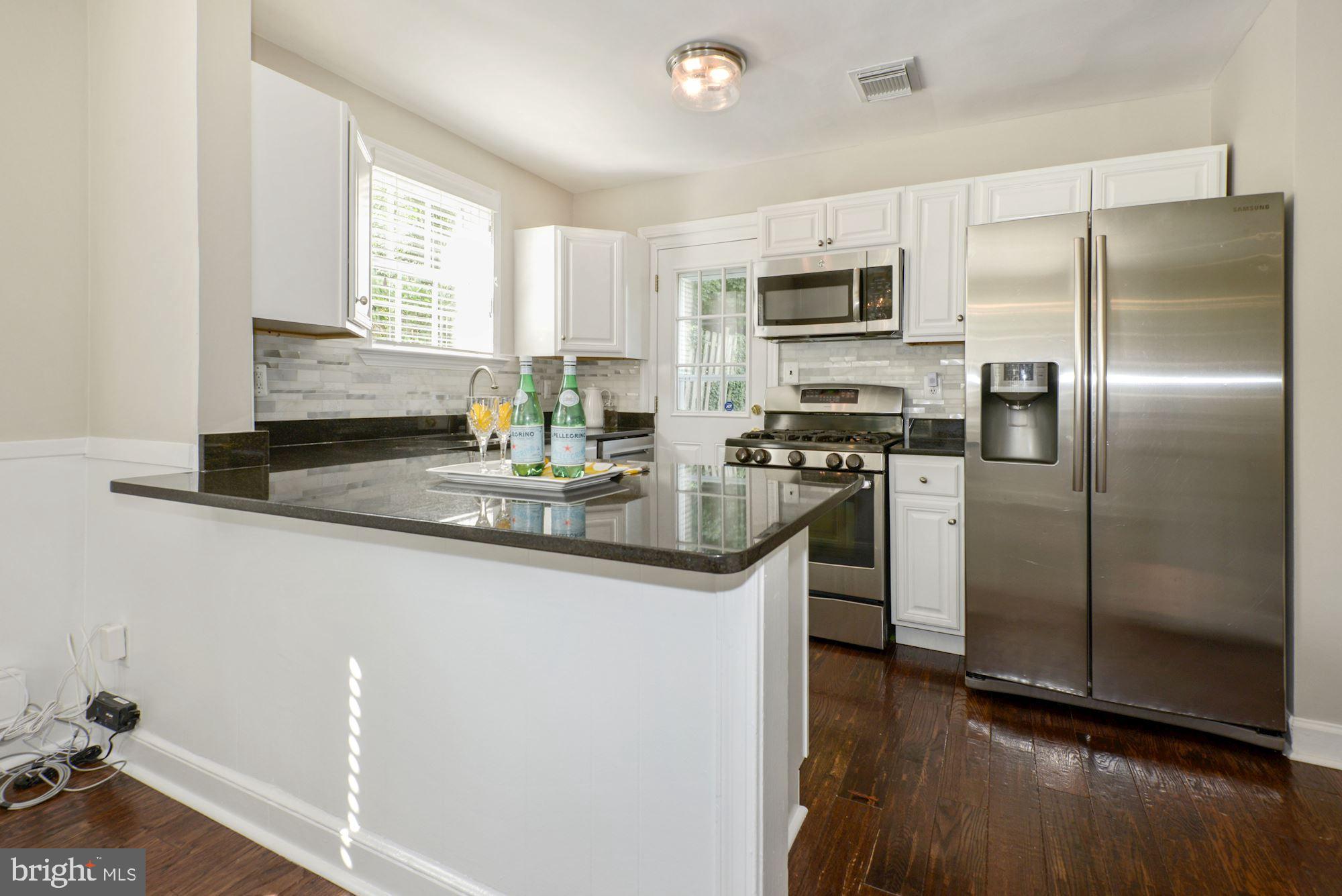 4724 River Road Bethesda, MD 20816 - Photo 7 of 42 Updated Kit w/SS appliances, granite counter tops