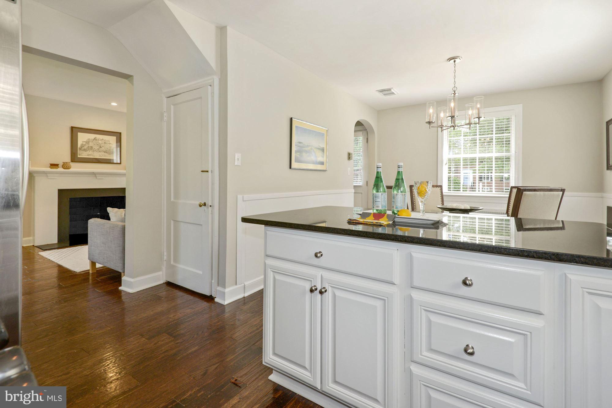 4724 River Road Bethesda, MD 20816 - Photo 9 of 42 Open passage way to LR
