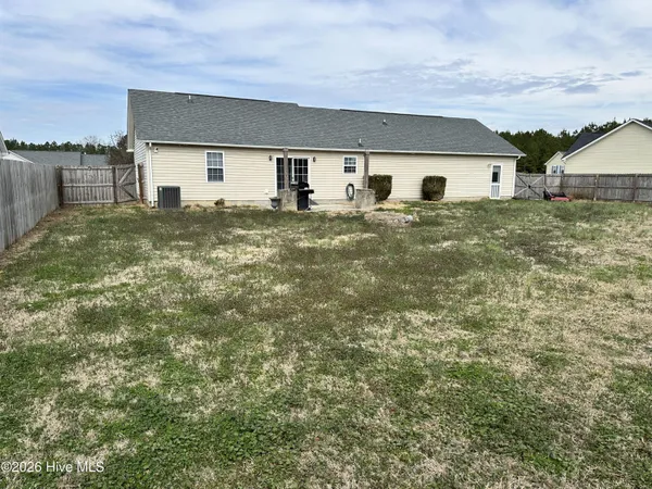 $1,725 | 134 Annie Road, Richlands, NC 28574