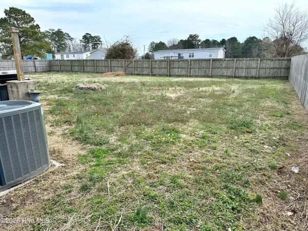 $1,725 | 134 Annie Road, Richlands, NC 28574